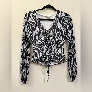 Meraki Mesh Ruched Crop Top in‎ Black and White - M